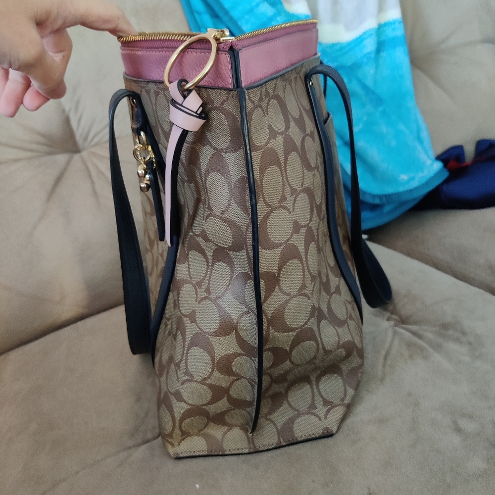 Authentic Coach Tote Euc - image 3